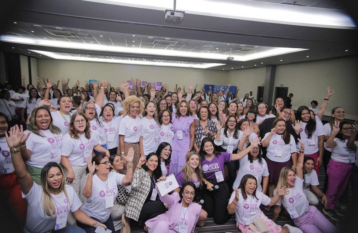 a presença de centenas de mulheres evento do União Brasil