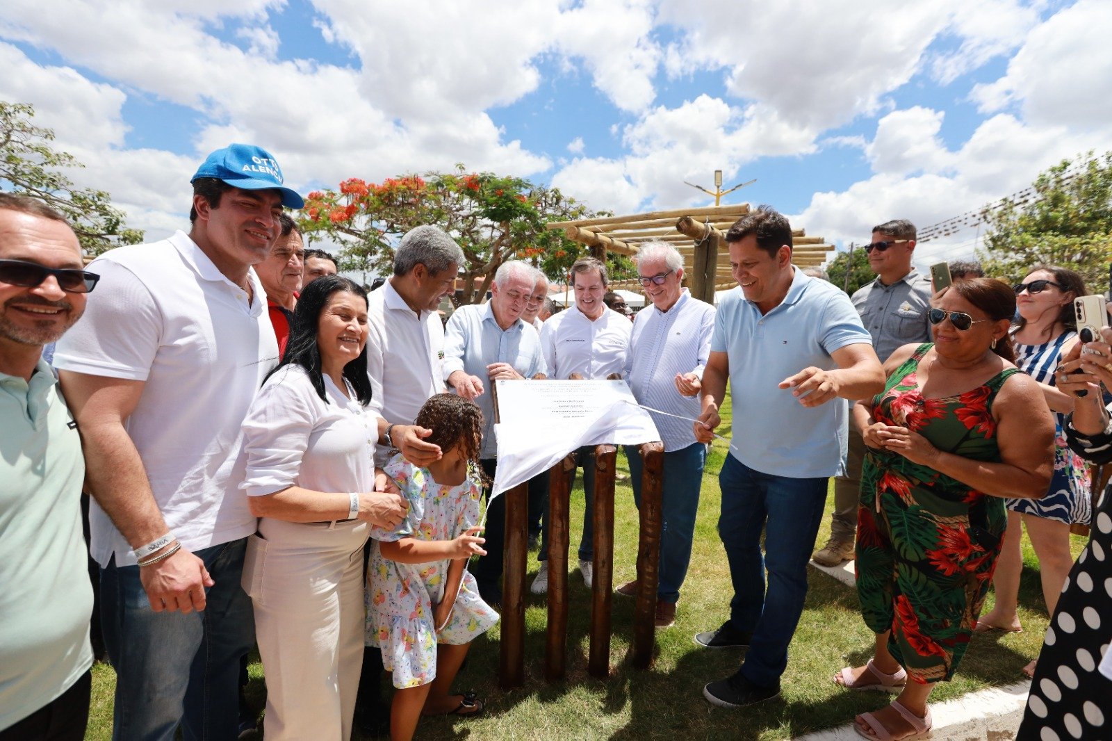 Governo inaugura obras e autoriza novos investimentos para a saúde