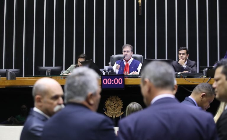 Deputados Aprovam Urg Ncia Para Dois Projetos De Lei Acompanhe