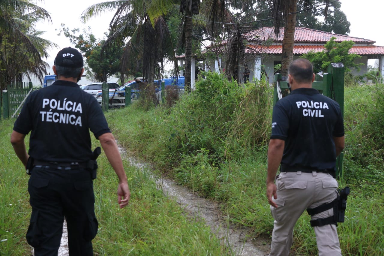 50 policiais participam da reconstituição da morte do miliciano Adriano