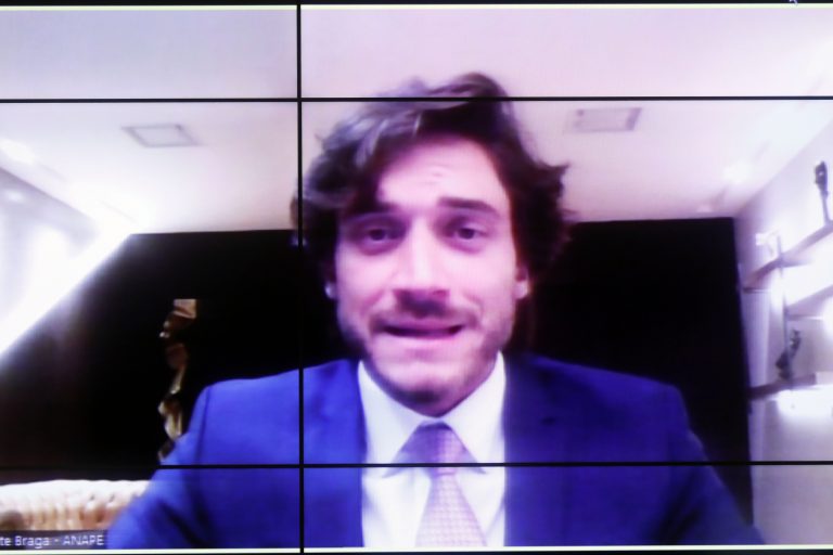 Audiência Pública - Debater a admissibilidade da <a class='linkProposicao' href='https://www.camara.leg.br/noticias/690350-pec-muda-regras-para-futuros-servidores-e-altera-organizacao-da-administracao-publica'>PEC 32/20</a>20. ANAPE, Vicente Martins Prata Braga