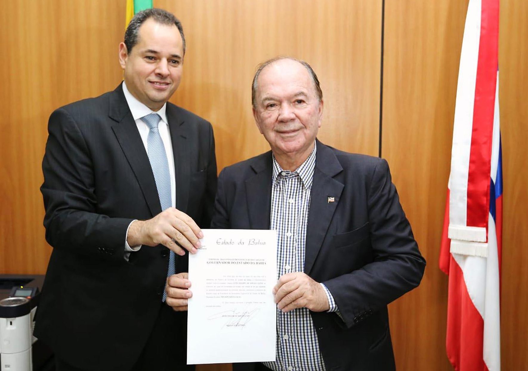 Nelson Leal e João Leão assinam termo de transmissão do Gover