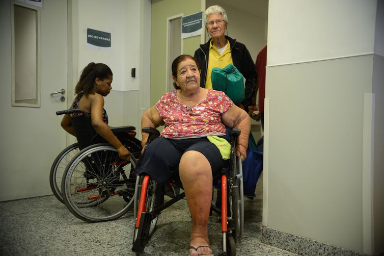 Rio de Janeiro - O Instituto Nacional de Traumatologia e Ortopedia(Into) cria apartamento funcional piloto para acelerar a recuperação de pacientes submetidos a cirurgias. No local os pacientes reaprendem tarefas corriqueiras. Na foto a