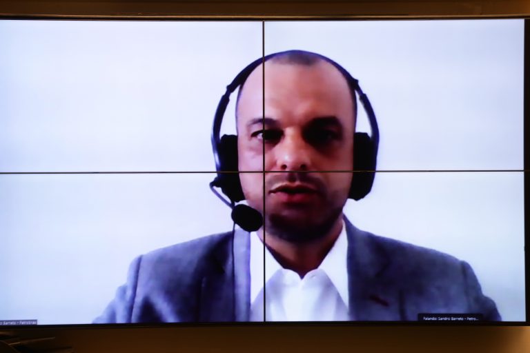 Audiência Pública - O impacto social dos altos preços dos derivados de petróleo. Gerente Geral de Marketing-Comercialização no Mercado Interno da Petrobras, Sandro Paes Barreto