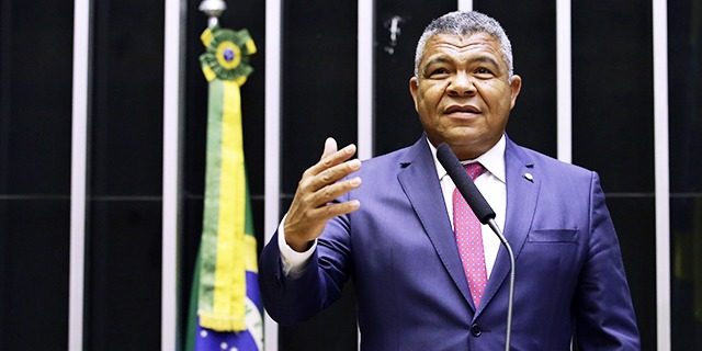 Câmara Valmir Assunção