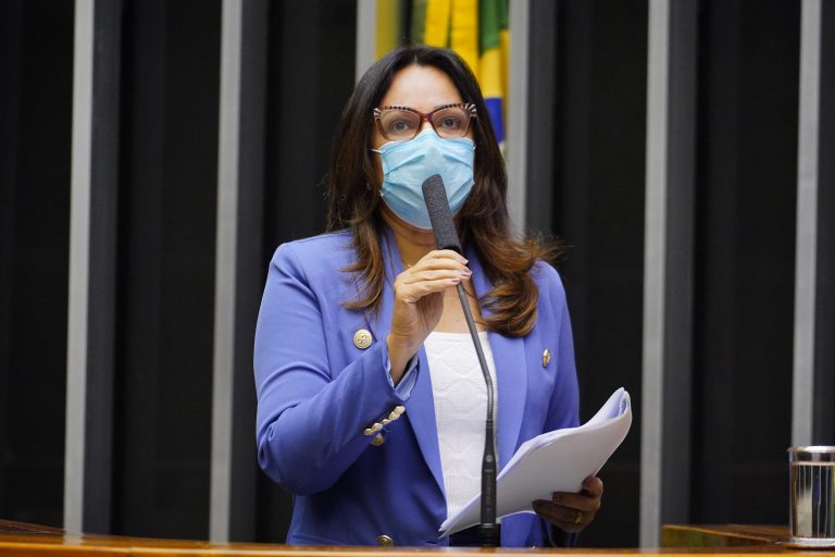 A quebra de patentes das vacinas para o combate ao vírus Covid-19. Dep. Rejane Dias(PT - PI)