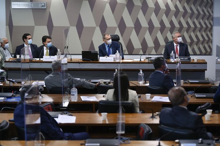 Senador Fabiano Contarato (Rede-ES), durante reunião da CPI da Pandemia do Senado 