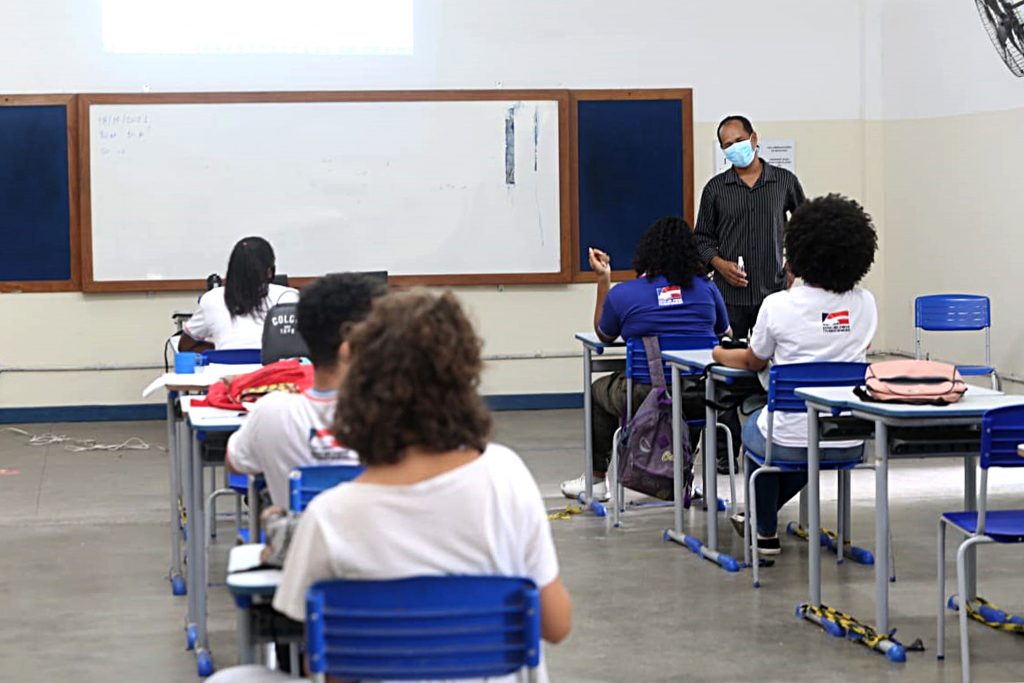 Retorto das aulas 100% presenciais
