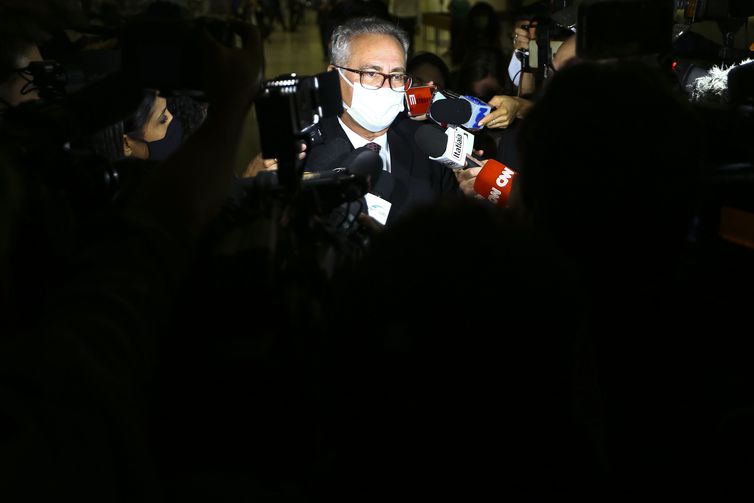 O senador Renan Calheiros durante sessão para leitura do relatório da CPI da Pandemia.