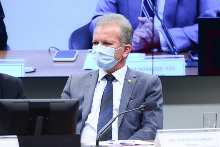 Audiência Pública - altera a Constituição Federal para garantir recursos mínimos para o financiamento do SUAS
