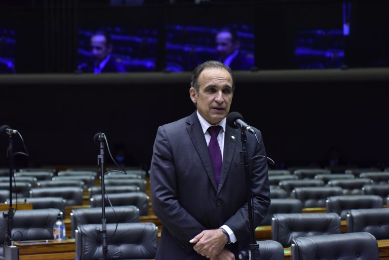 Destinada à deliberação do Projeto de Lei do Congresso Nacional nº 19. Dep.