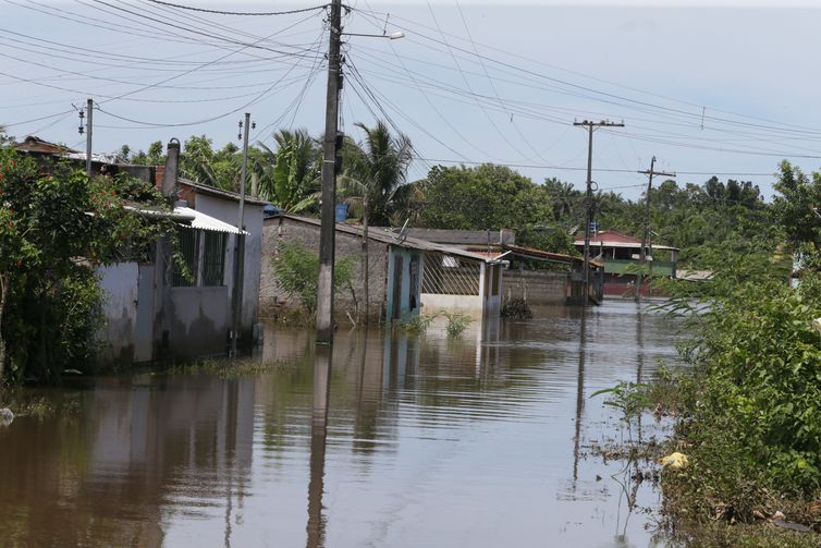 Ilhéus, bairro de Sambaituba, chuvas