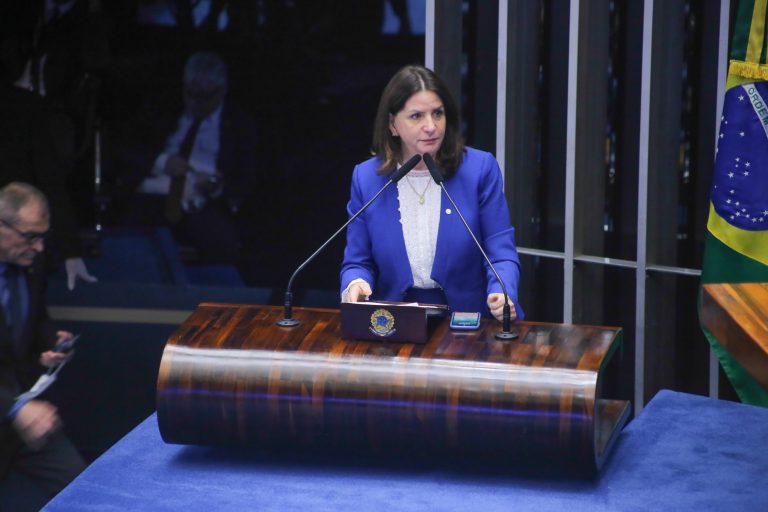 Promulgação das PECs 15/2022 (estado de emergência) e 11/2022 (piso da enfermagem). Dep. Carmen Zanotto CIDADANIA - SC