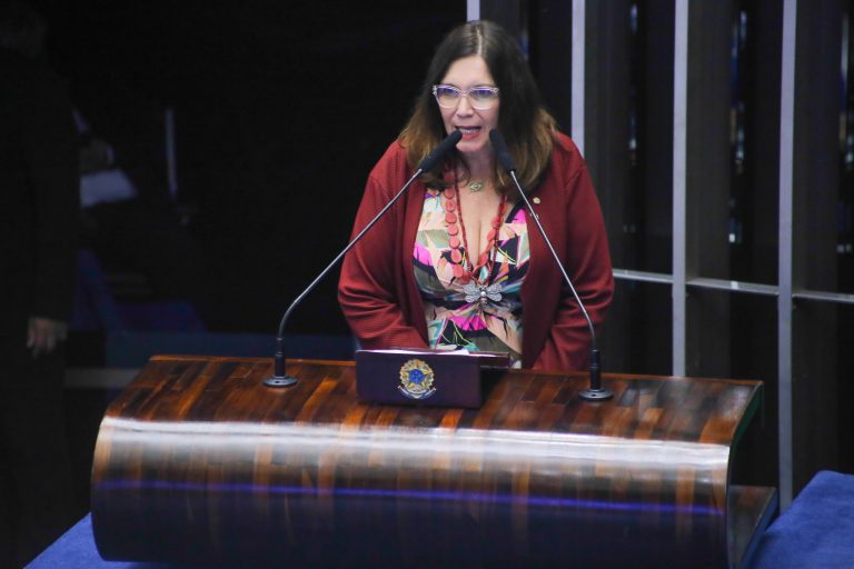 Promulgação das PECs 15/2022 (estado de emergência) e 11/2022 (piso da enfermagem). Dep. Bia Kicis PL - DF