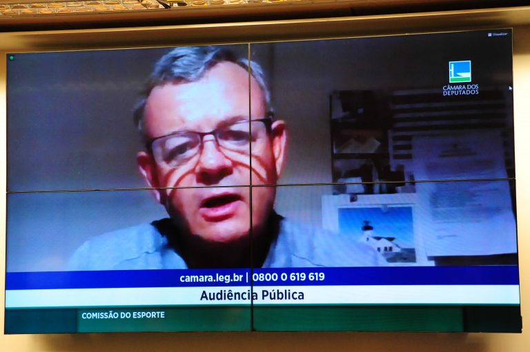 Lars Grael participa de audiência