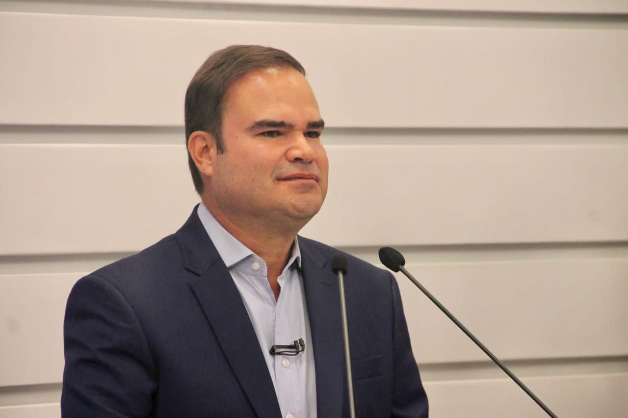 Cacá Leão