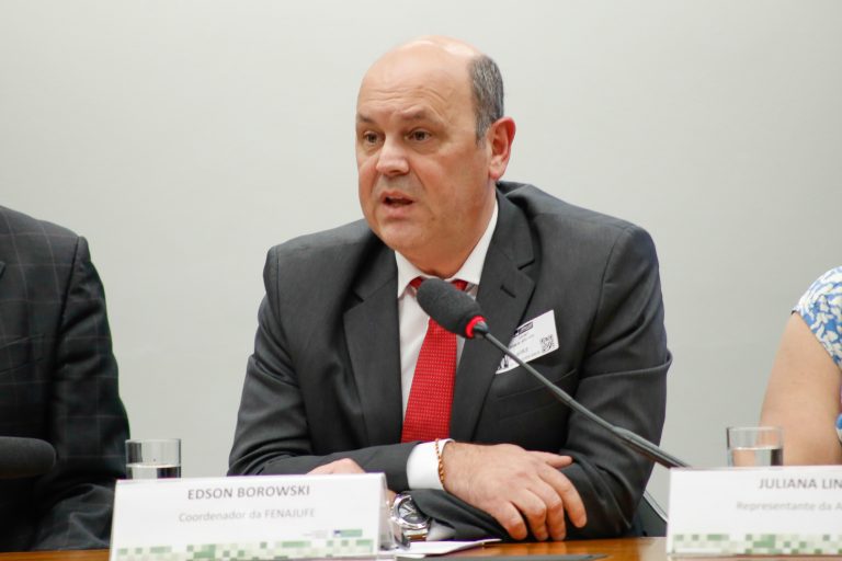 Audiência Pública - Defesa da Democracia e a Segurança das Eleições Gerais de 2022. Edson Borowski - COORDENADOR DA FEDERAÇÃO NACIONAL DOS TRABALHADORES DO PODER JUDICIÁRIO E MINISTÉRIO PÚBLICO DA UNIÃO (FENAJUFE)