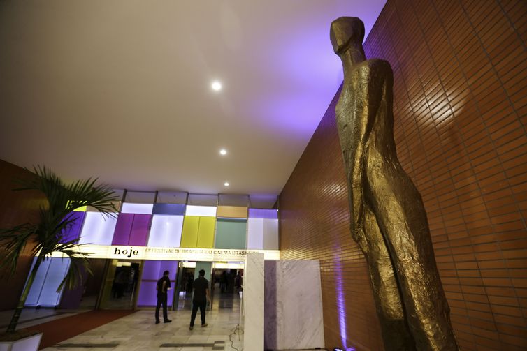 Cerimônia de abertura do 51º Festival de Brasília do Cinema Brasileiro, no Cine Brasília.