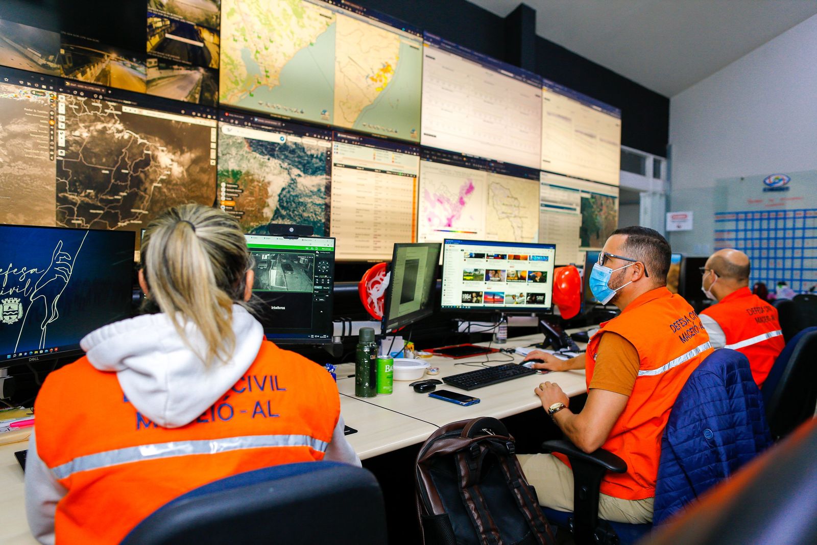 Painel de monitoramento da defesa civil, que vigia 24h área afetada pela Braskem