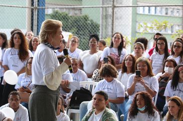 São Paulo (SP), 20-04-2023 - A secretária de Relações Internacionais, Marta Suplicy, participa de atividades para fortalecimento da cultura de paz na Escola Municipal de Ensino Fundamental - EMEF Perimetral, em Paraisópolis. Foto: Rovena Rosa