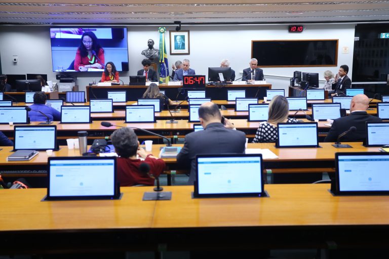 Audiência Pública - Debate sobre emigração de jovens indígenas da Amazônia para a Turquia
