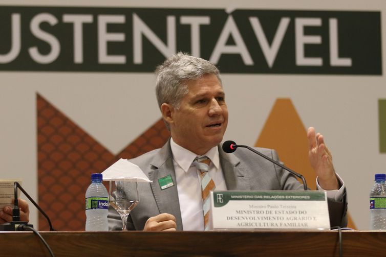 Brasília (DF) 16/05/2023 - Ministro da Reforma Agraria, Paulo Teixeira participa do seminário promovido pelo ministério das Relações Exteriores e a Fundação Alexandre de Gusmão realizam Seminário Desenvolvimento Sustentável na Amazônia. O evento tem como objetivo promover debate entre representantes de governo e da sociedade civil sobre temas importantes para a Amazônia, tais como florestas, água, clima, bioeconomia, prevenção e combate ao desmatamento e aos crimes ambientais. Foto: Antonio Cruz/Agência Brasil