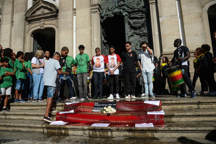 Atos no Rio de Janeiro lembram 30 anos da Chacina da Candelária