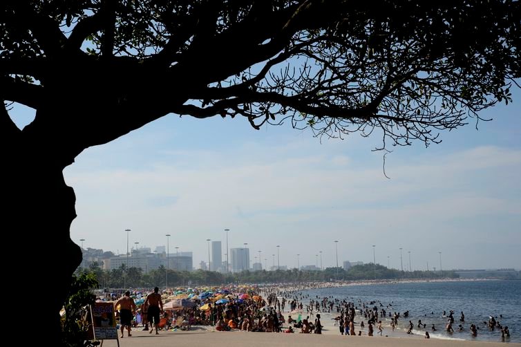 Praia do Flamengo na zona sul do Rio de Janeiro