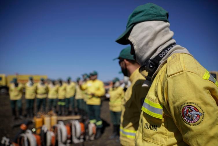 Cavalcante (GO) 15/09/2023 – A brigada de incêndio da Prevfogo composta com membros da comunidade quilombola Kalunga, durante simulação de combate ao fogo no cerrado no Engenho II
Foto: Joédson Alves/Agência Brasil