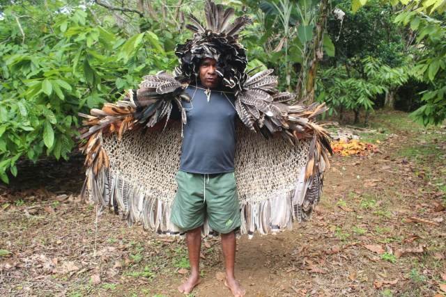 Cacique Babau com manto Tupinambá