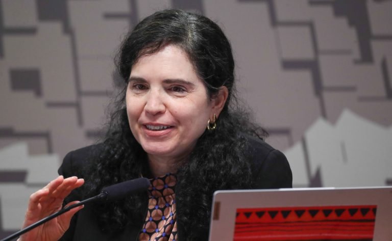 Remuneração do conteúdo jornalístico pelas plataformas digitais. Professora da Universidade de Brasília, Marisa von Bülow.