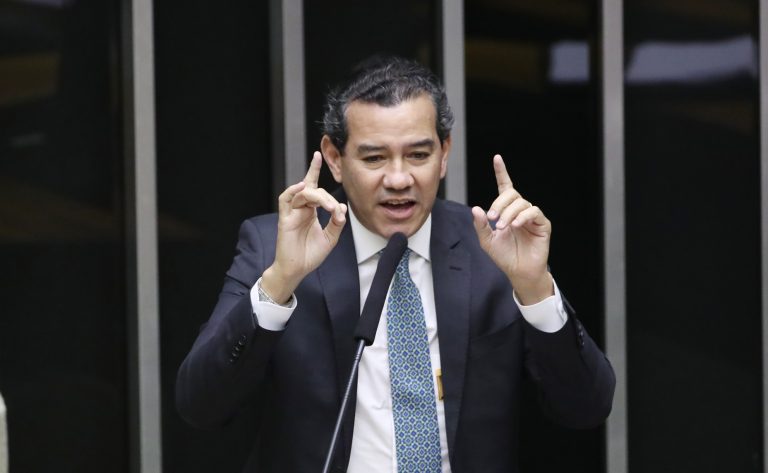 Discussão e votação de propostas. Advogado do Deputado Chiquinho Brazão, Cleber Lopes.