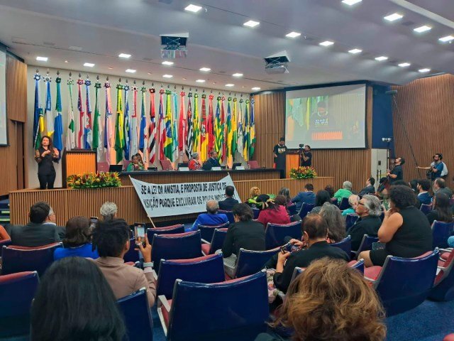 Sessão da Comissão de Anistia do Ministério dos Direitos Humanos nesta terça-feira (2), pede perdão a indígenas por opressão na ditadura e ocupação do Brasil