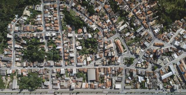 Imagem aérea de Pedra do Indaiá, município com surto de dengue em 2024