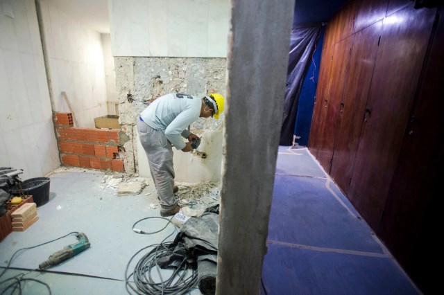 Construção do primeiro banheiro feminino no Senado