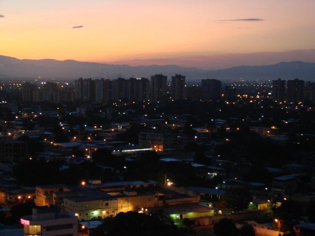 Amanhecer em Maracay, capital de Aragua, onde nasceu a facção Trem de Aragua, no norte da Venezuela