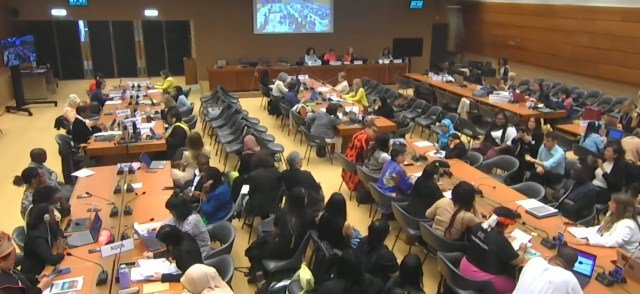 Reunião na ONU na Suíça em maio deste ano, onde mulheres indígenas do Amapá pediram fim da exploração do petróleo na Amazônia