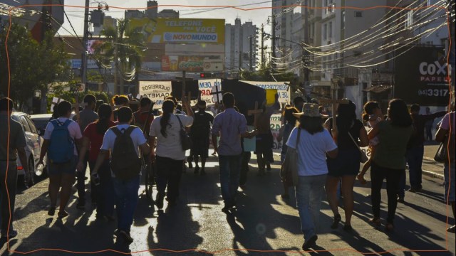 Manifestação contra o assassinato da líder indígena paresi Valmireide